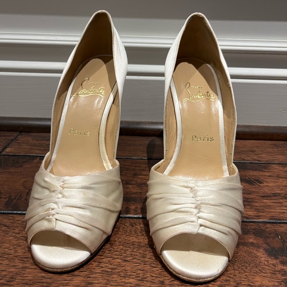Christian Louboutin Caroletta 100 Satin Size 40.5 (Off White) - Picture 1 of 10